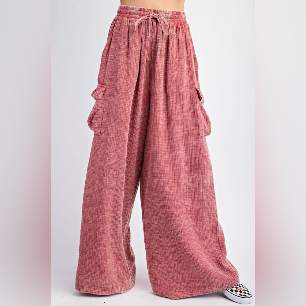 Easel The Lounge Cargo Cotton Gauze Wide Leg Pants in Raspberry. Size S